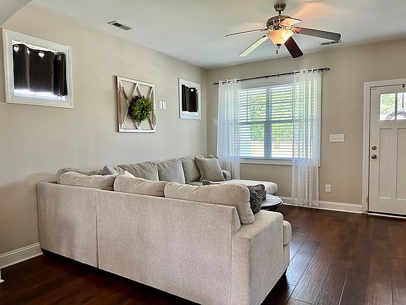 5th image of 106 Laredo Dr