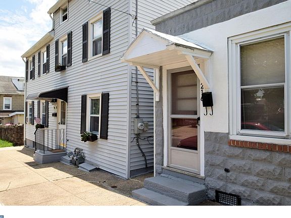 2nd image of 214 Green St