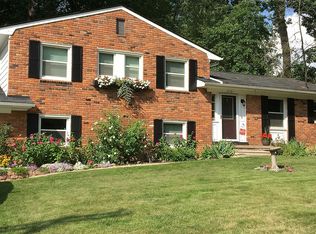 3181 Angelus Dr, Waterford, MI 48329