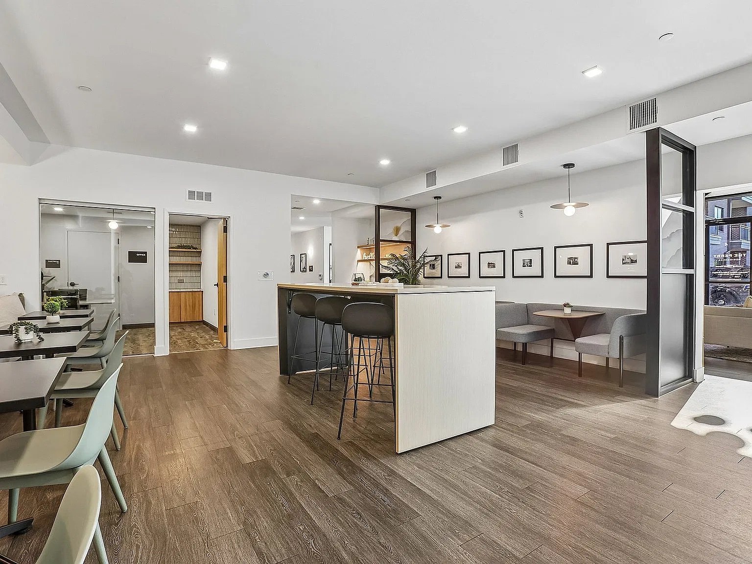 The Perry Residences — Photo 1