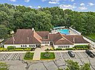 386 Bayberry Ct, Englishtown, NJ 07726