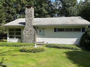 326 Welwood Ave, Hawley, PA 18428