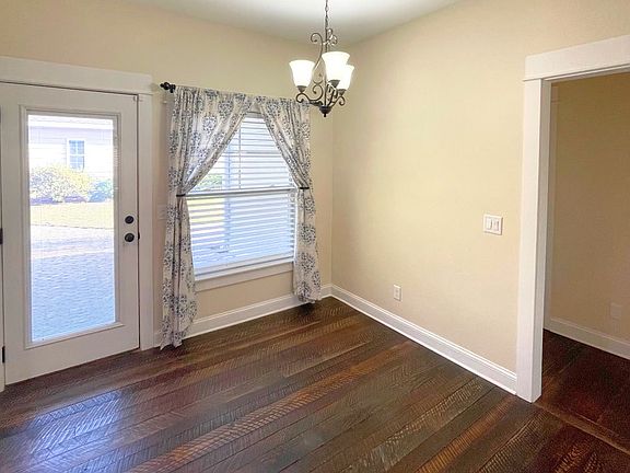 4th image of 102 Settlers Hammock Way