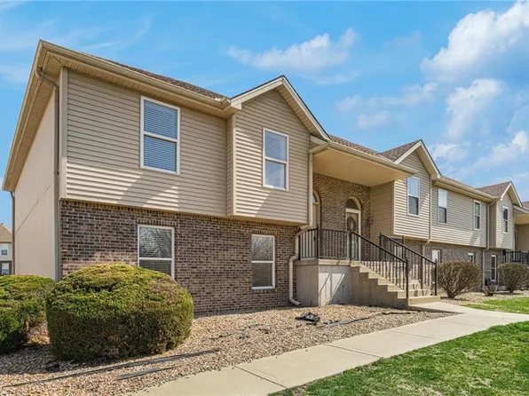 8626 N Cleveland Ln, Kansas City, MO 64156