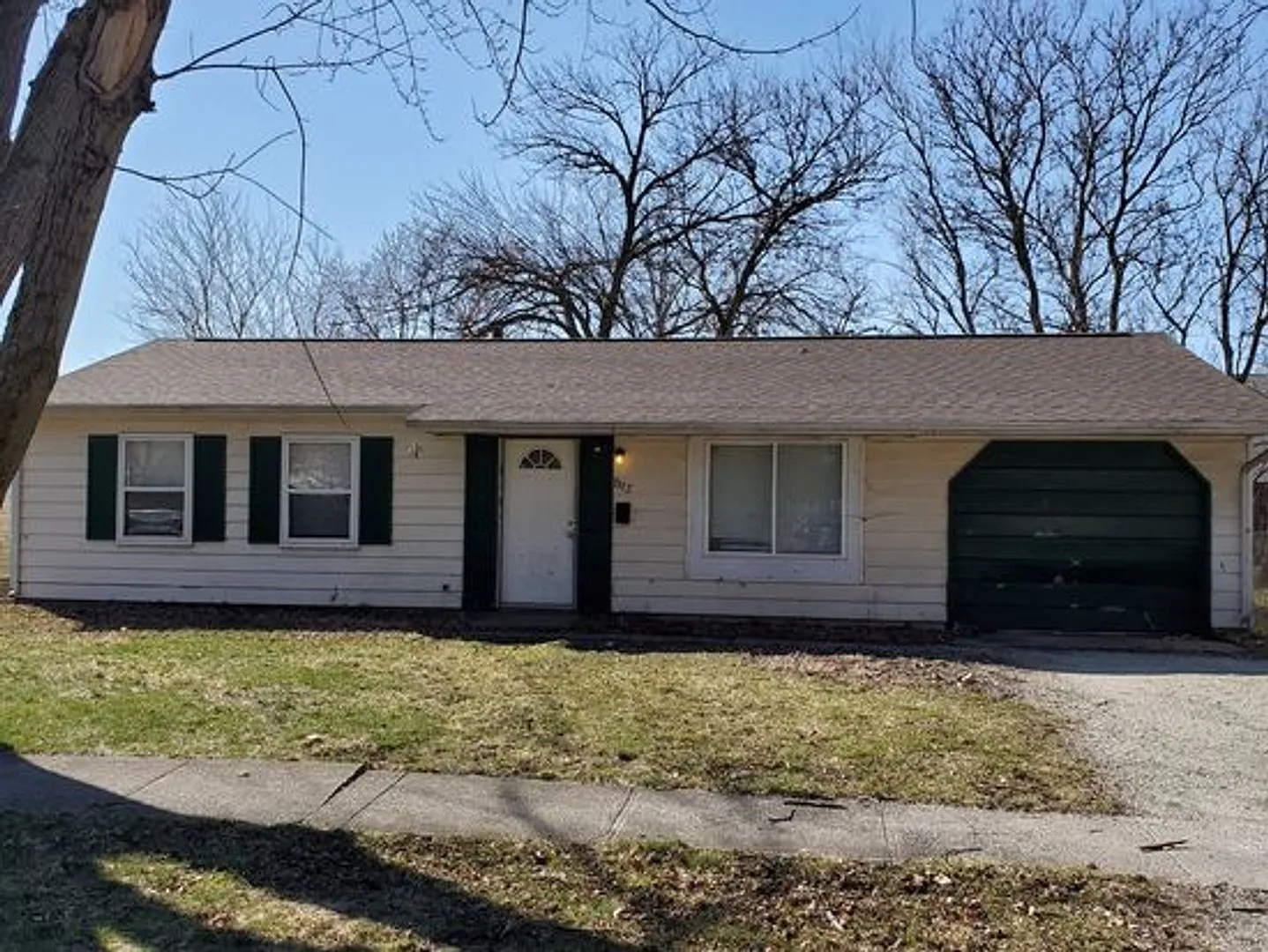 1113 Austin Dr photo 1