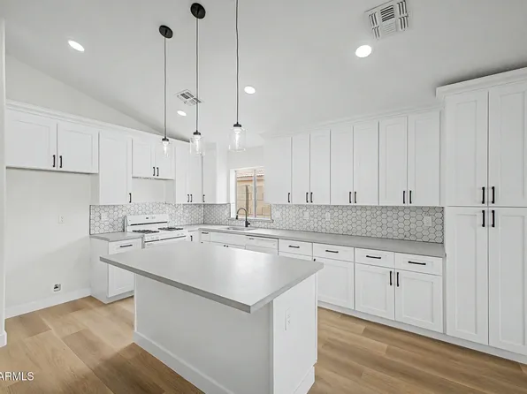 2507 N SEA Pines, Mesa, AZ 85215