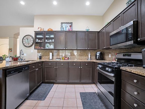4th image of 312 W Angela Dr