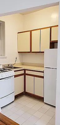 5th image of 423 E 83rd St APT 3A