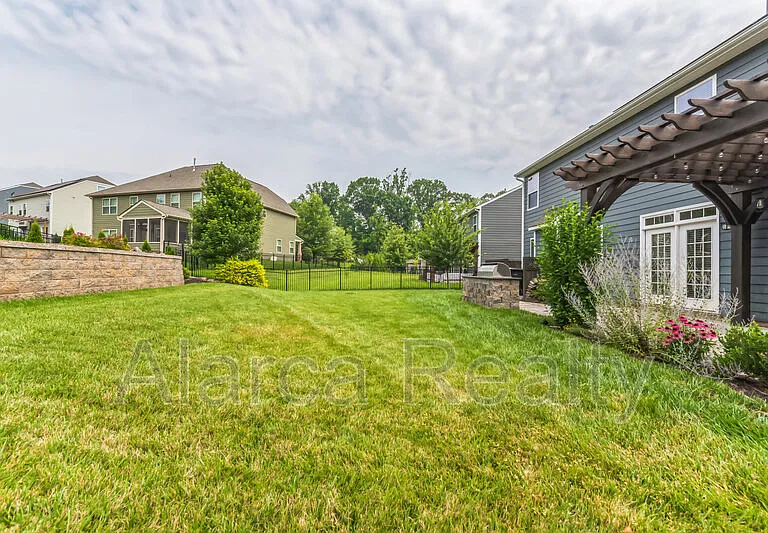 7419 Canova Ln — Photo 32
