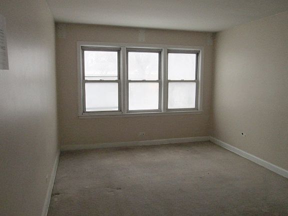 2nd image of 2617 W Farragut Ave