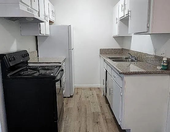 1st image of 1541 E Harmon Ave APT 104