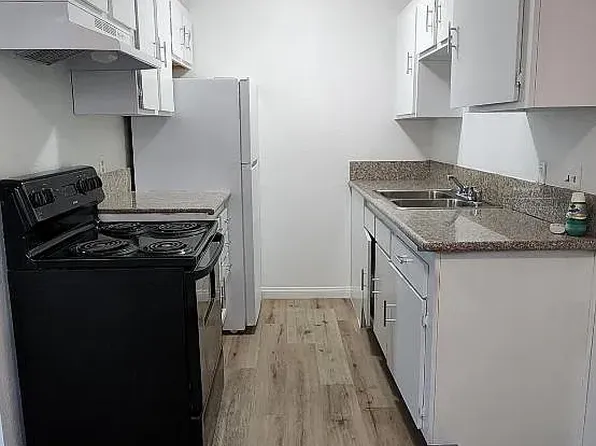 1541 E Harmon Ave APT 104, Las Vegas, NV 89119