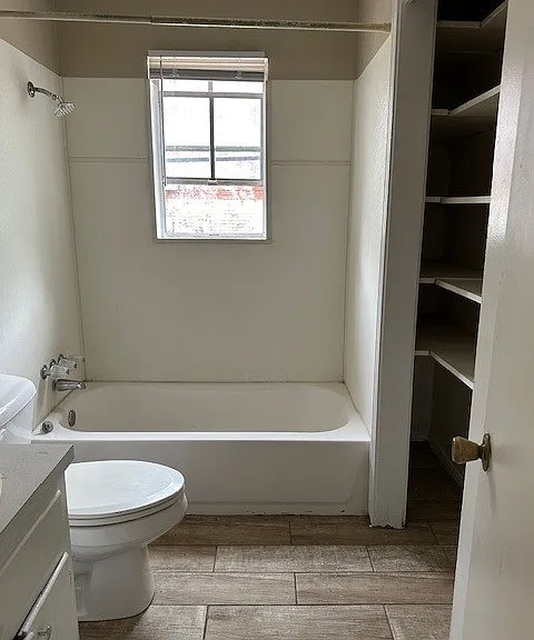 1213 W Hunt St — Photo 3