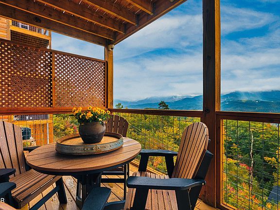 5th image of 1132 Villa Overlook Way
