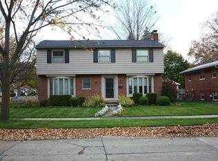 1890 Hawthorne St, Trenton, MI 48183