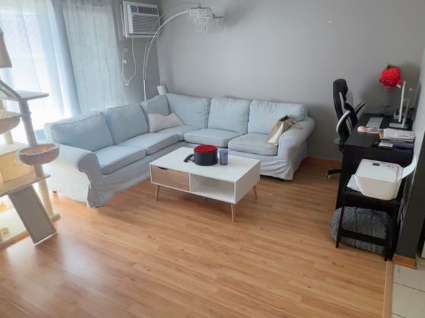 11934 S Ridgeway Ave APT 3C