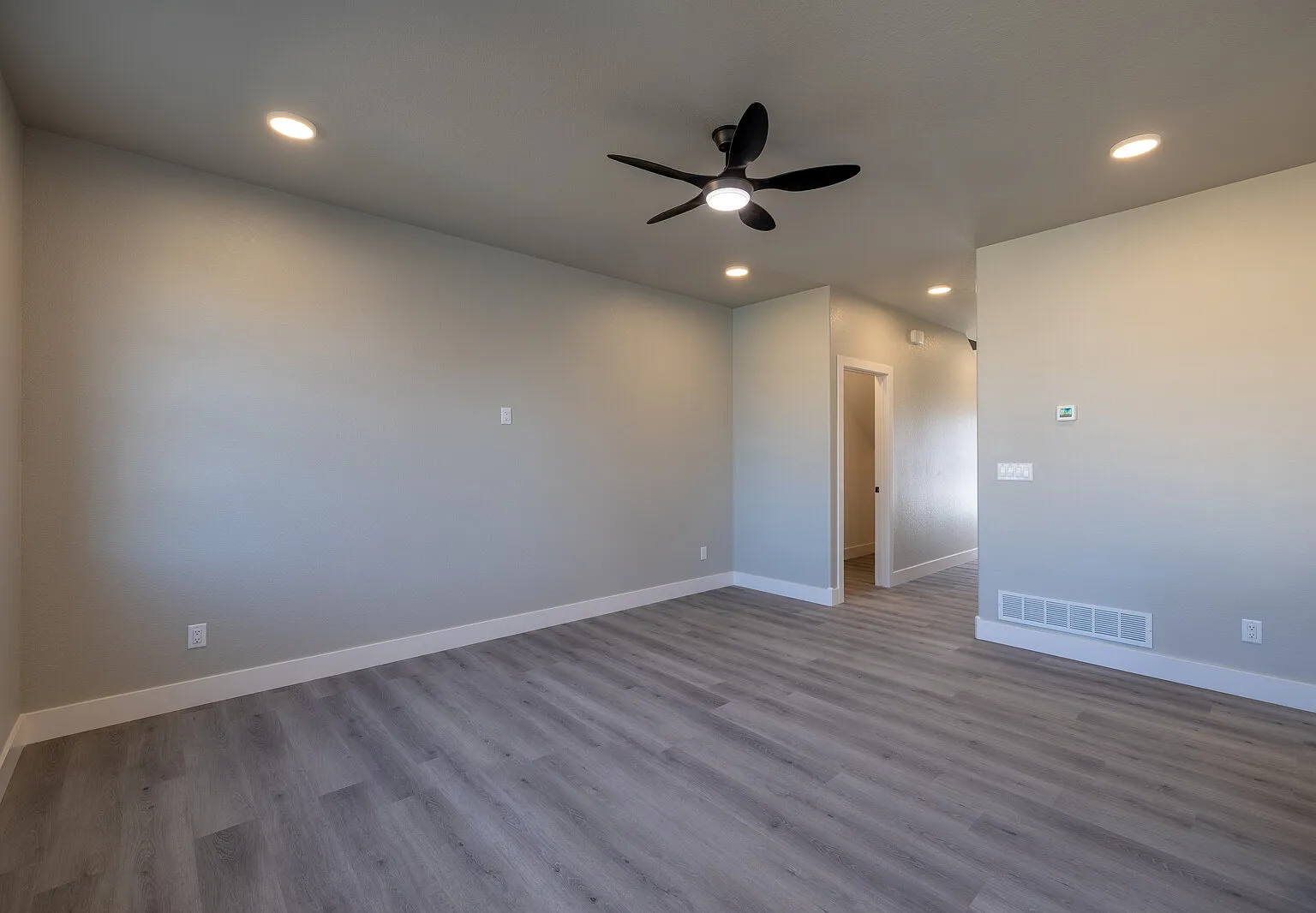 3 bed, 2.5 bath, 1711 sqft, $2,500 — Photo 4