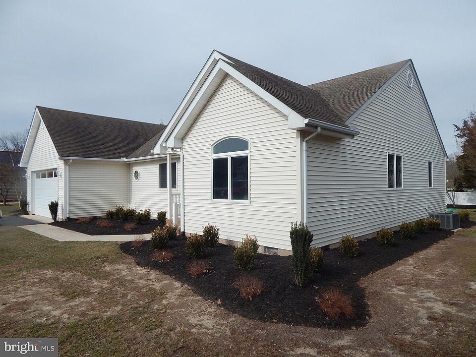 1st image of 30981 Buttonwood Dr