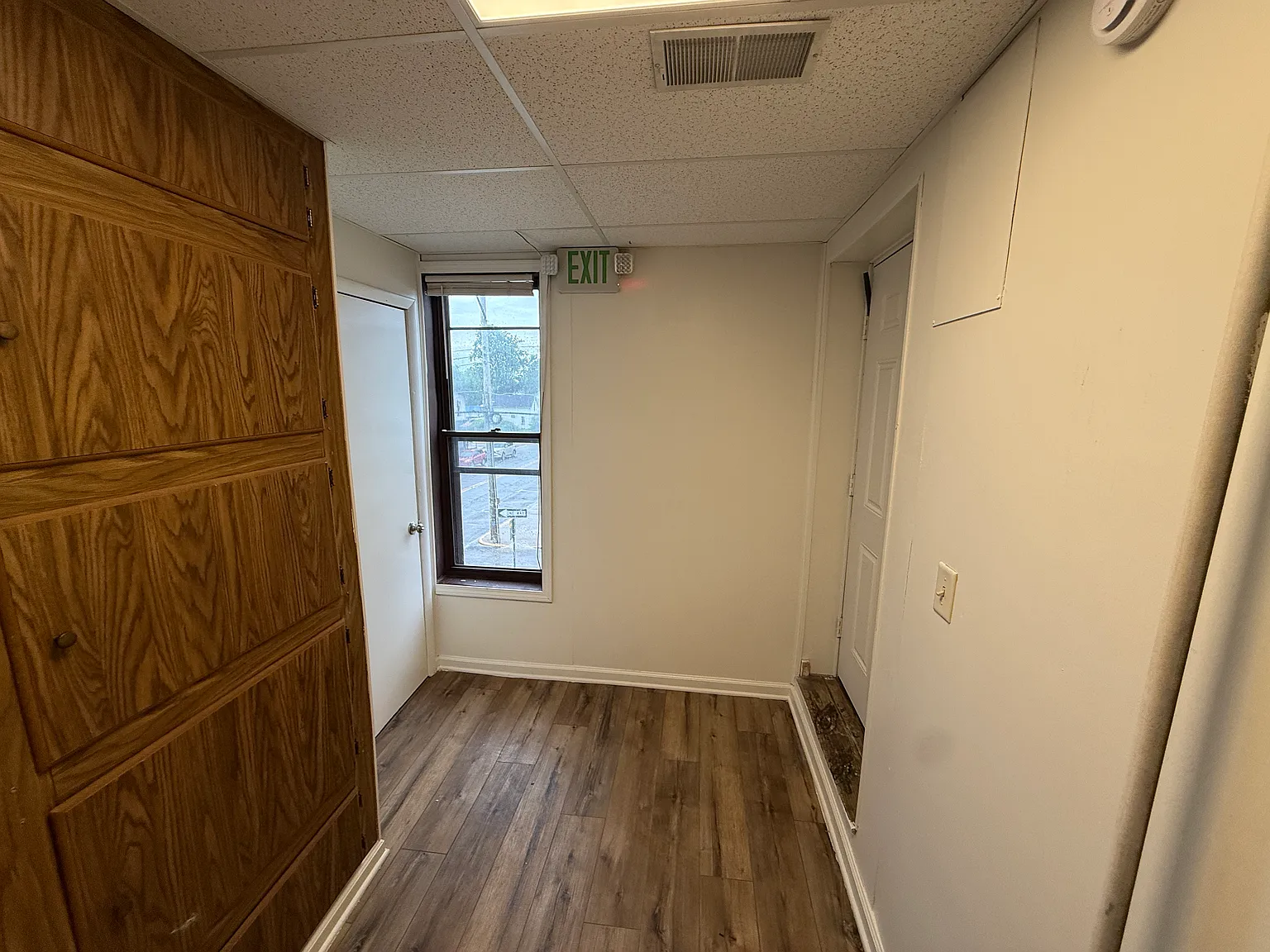3 bed, 3400 sqft, $1,245 — Photo 2