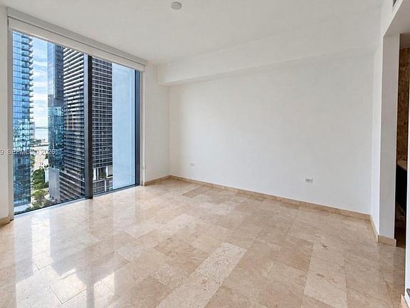 4th image of 88 SW 7th St #2005A