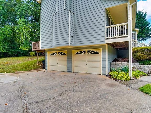 4th image of 2670 Foxglove Dr SW