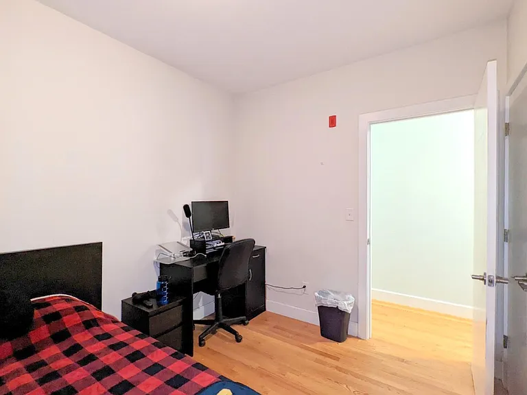 304 Western Ave #1 — Photo 18