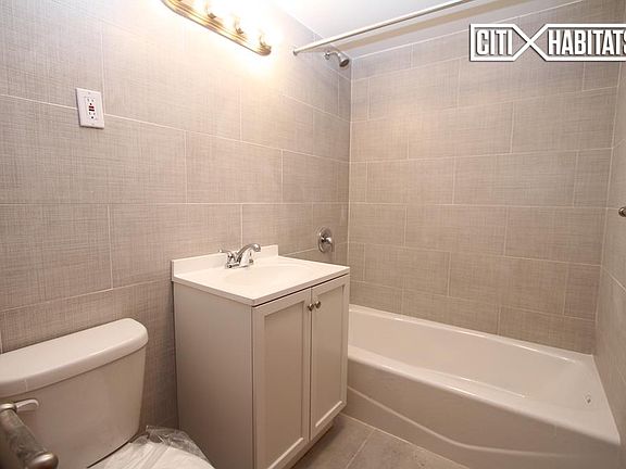 5th image of 27 W 85th St APT 3A