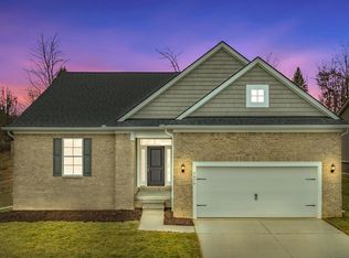 7970 Jordan Dr, Waterford, MI 48327