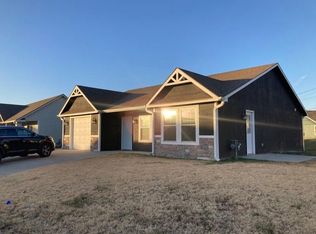 7011 SW Wheatfield Ln, Topeka, KS 66619