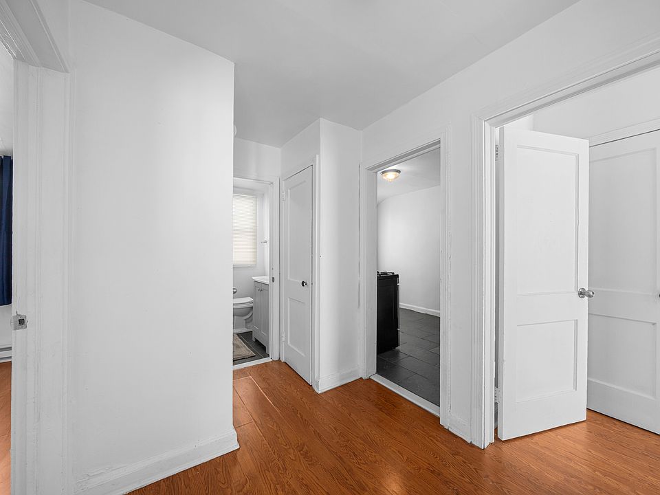 1st image of 2705 W 4th St #A