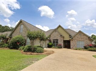 108 Thornwood Dr, Clinton, MS 39056