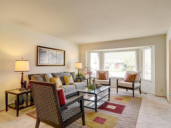 4th image of 776 Sequoia Dr