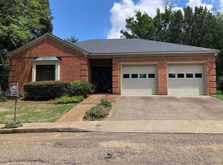 82 Robinwood Pl, Jackson, MS 39211