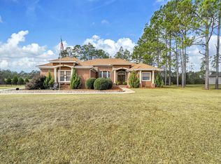 180 Gulf Pines Ct, Freeport, FL 32439