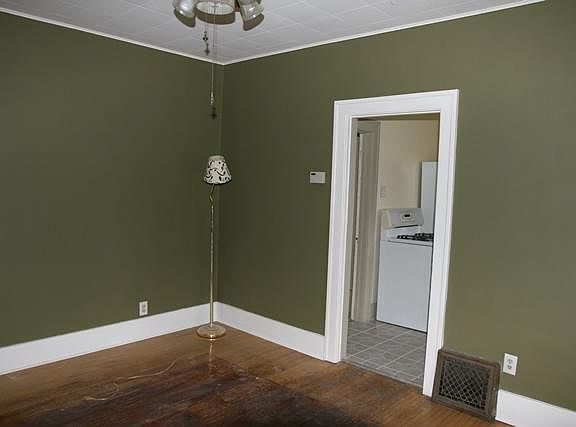 4th image of 1013 Laurel St