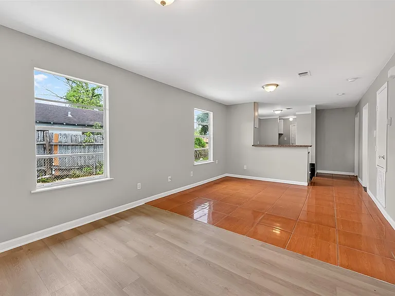 2446 Mayview Dr — Photo 11