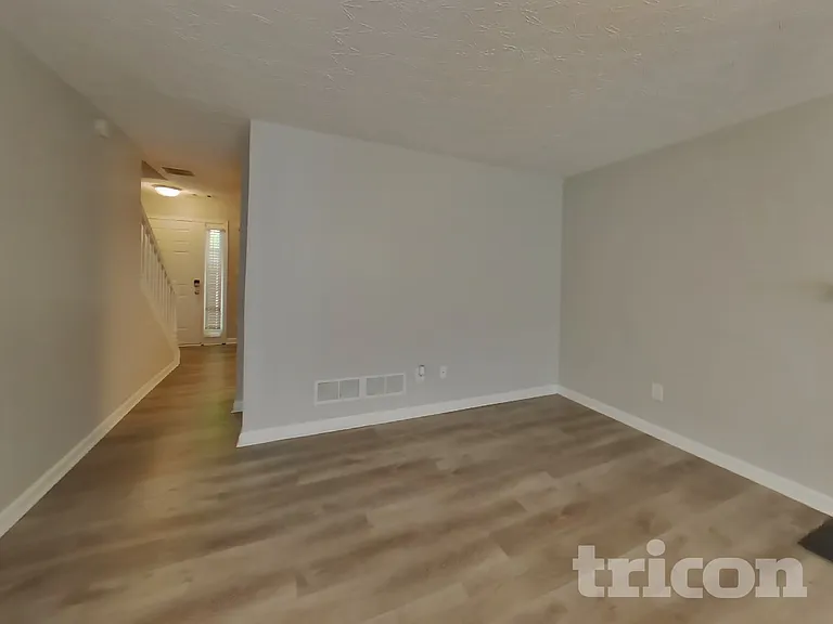 2010 Redwood Trce — Photo 3