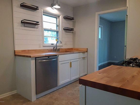 3rd image of 1354 Francis Ave