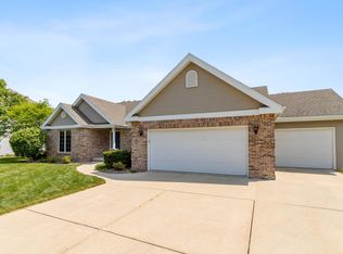 6 Madeline Is, Madison, WI 53719