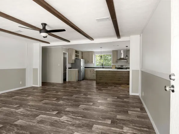 715 Royal Dr N, Bullard, TX 75757