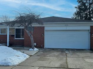 20900 Bayside St, Saint Clair Shores, MI