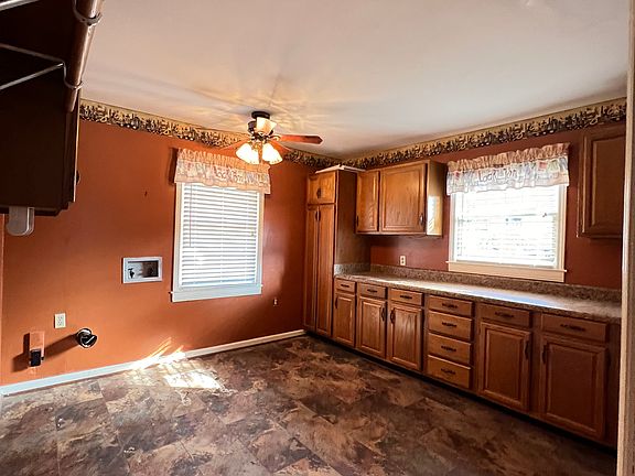 5th image of 3811 Windwood Cir