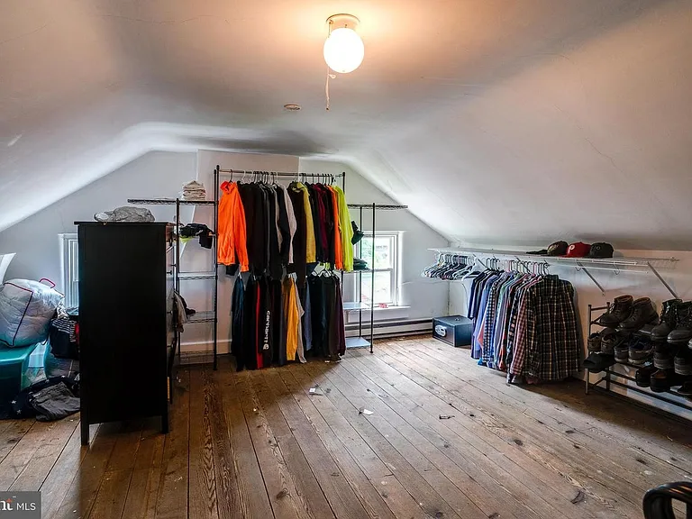 14 Elizabeth St #1 — Photo 14