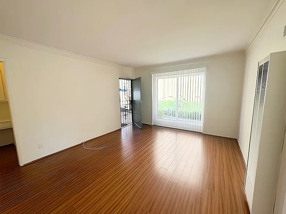 4919 Beverly Blvd #1