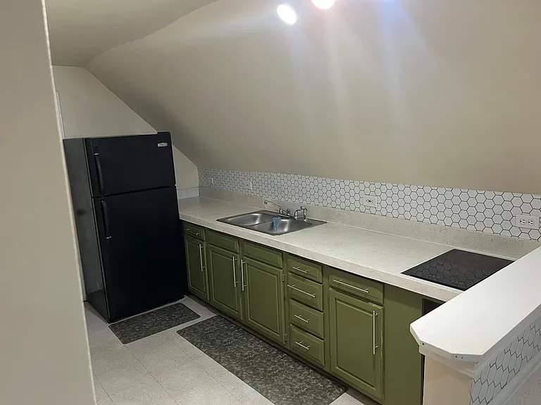 19 Hampton St #4 — Photo 3