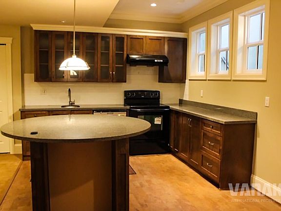 4th image of 938 Handsworth Rd #Basement