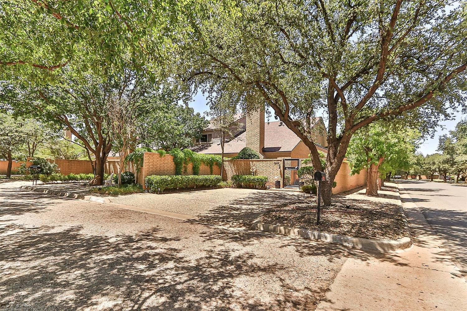 1 Crescent Pl, Lubbock, TX 79416 | Zillow