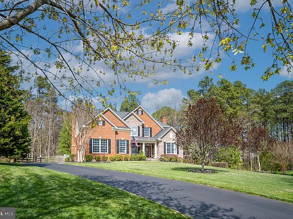 5th image of 11613 Pine Hollow Ln