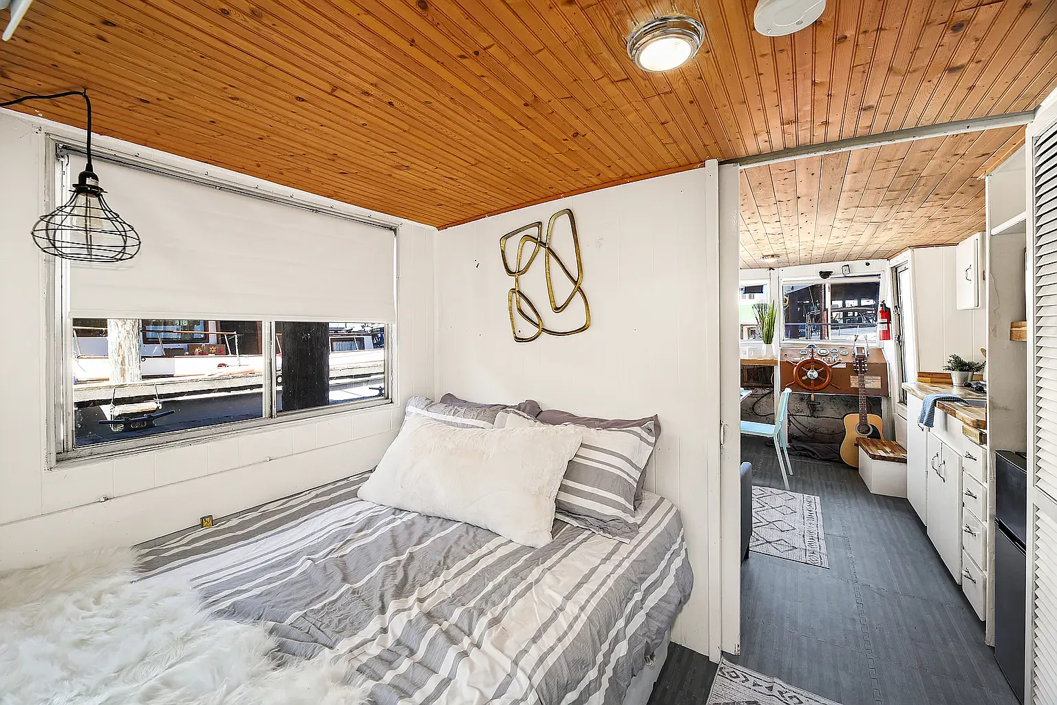 1 bed, 300 sqft, $1,595 — Photo 2