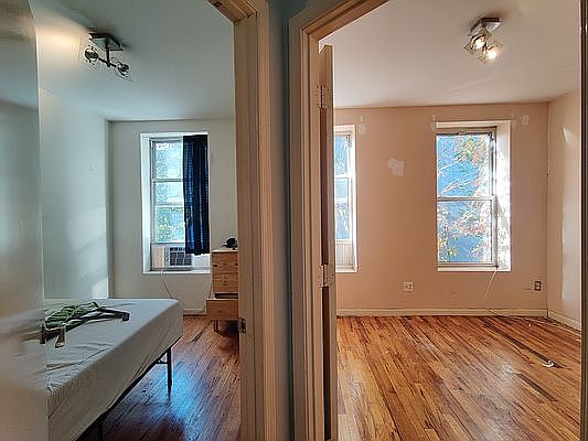 5th image of 628 Marcy Ave APT 2